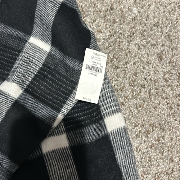 Girls Old Navy shacket! - Picture 2 of 3